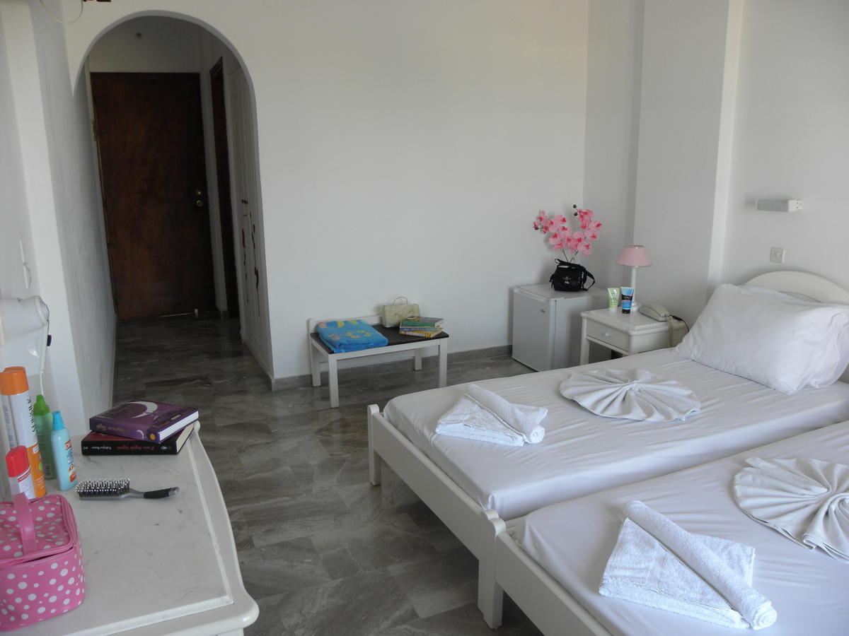 Areti Hotel Kamari  Bagian luar foto
